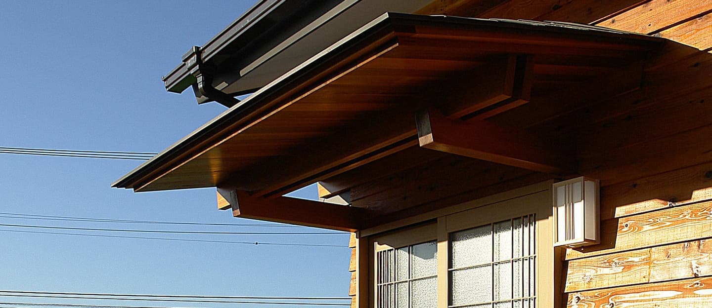 玄関の持ち出し屋根